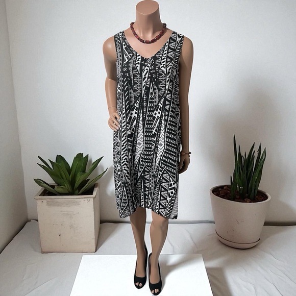 Charming Charlie Black and White Patterned Midi Dress - Picture 1 of 9